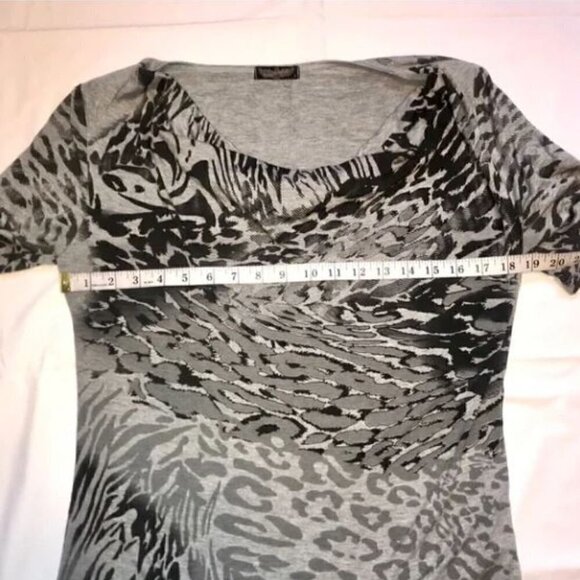 Y2K Statement Vanilla Sugar Animal Print Tee Chic Trendy Bold & Wild - Picture 5 of 6